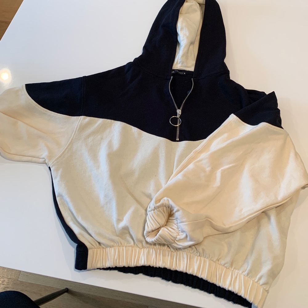 Zara sweatshirt never worn